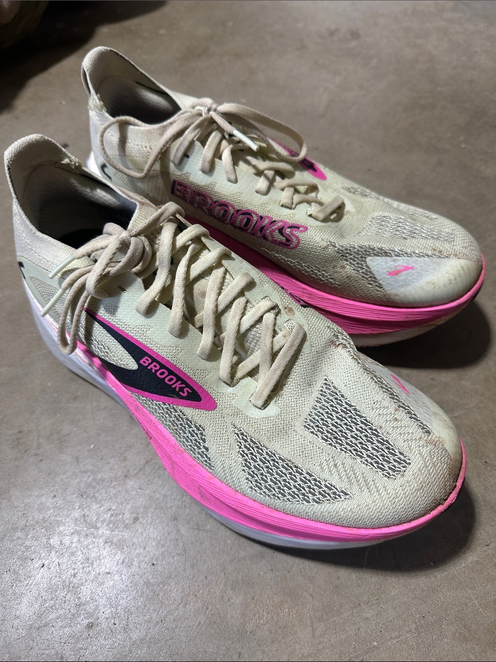 Brooks Womens Hyperion Max 3 sz 10